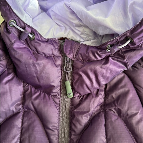 Outdoor Research Purple Hooded Puffer Jacket Lightweight XS - Picture 9 of 11